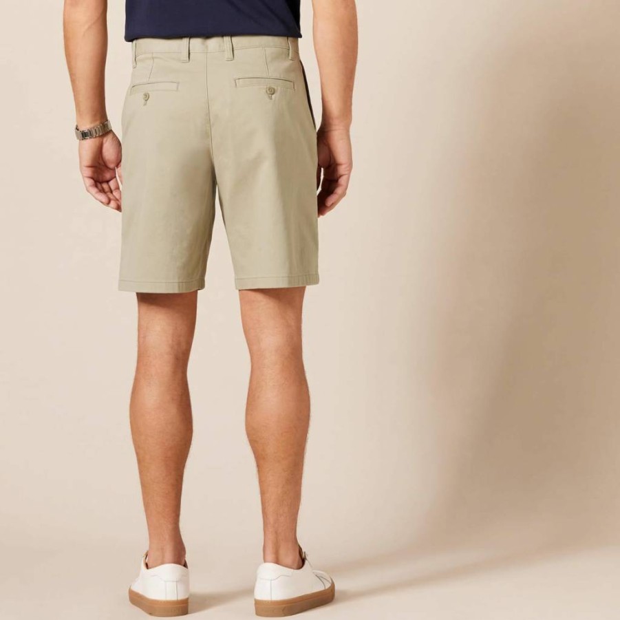 Amazon Essentials Men's Classic-Fit 9-Inch Comfort Stretch Chino Shorts for Casual Wear