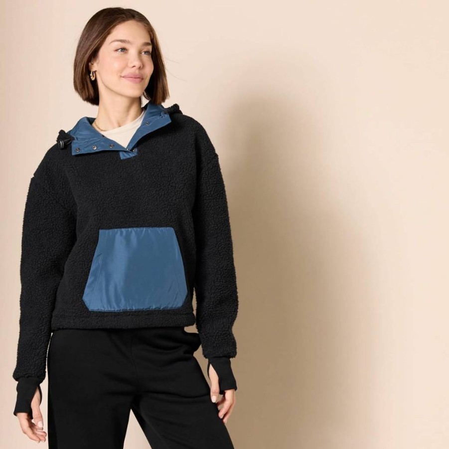 Amazon Essentials Women's Soft Teddy Fleece Hooded Jacket with Quarter-Zip Front