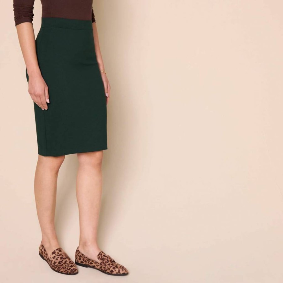 Amazon Essentials Women's Stretch Ponte Pull-On Pencil Skirt - Knee-Length Slim Fit Comfortable Office Work Skirt