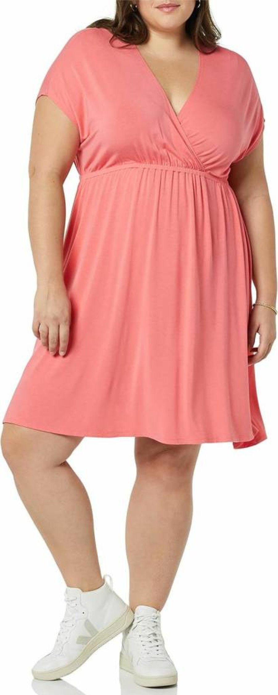 Amazon Essentials Women's Plus Size Surplice Wrap Dress - Flowy Casual & Formal Versatile Style