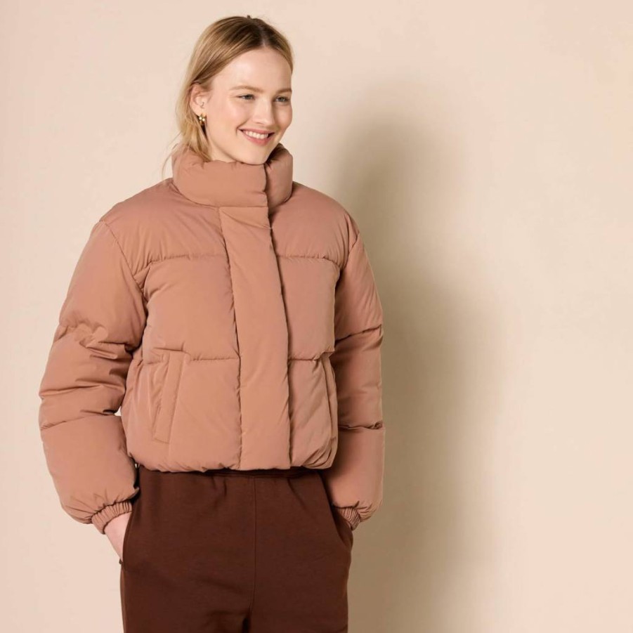 Amazon Essentials Women's Lightweight Cropped Puffer Jacket with Full Zip - Quilted Matte & Sherpa Fleece Options for Style & Warmth