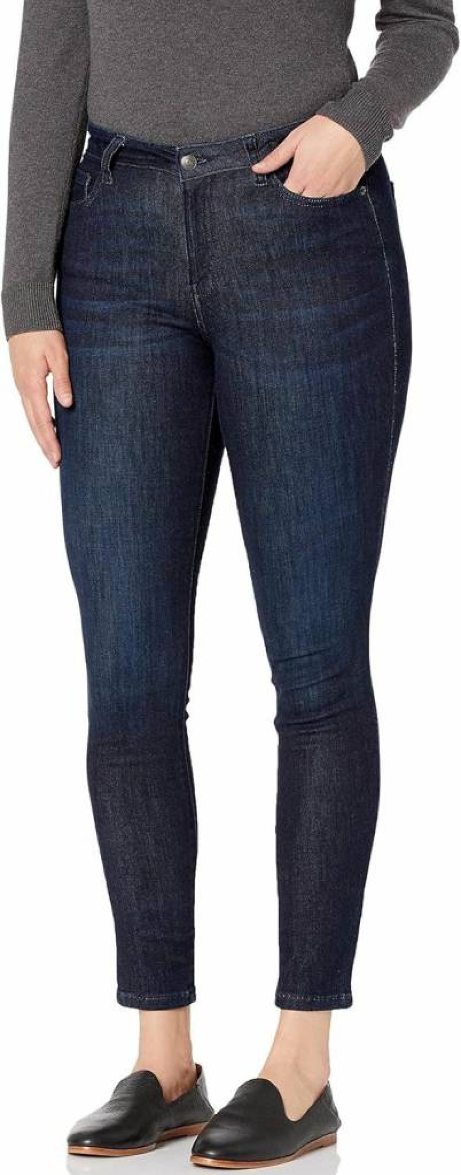 Amazon Essentials Women's Curvy Fit Mid Rise Skinny Jeans for Everyday Comfort