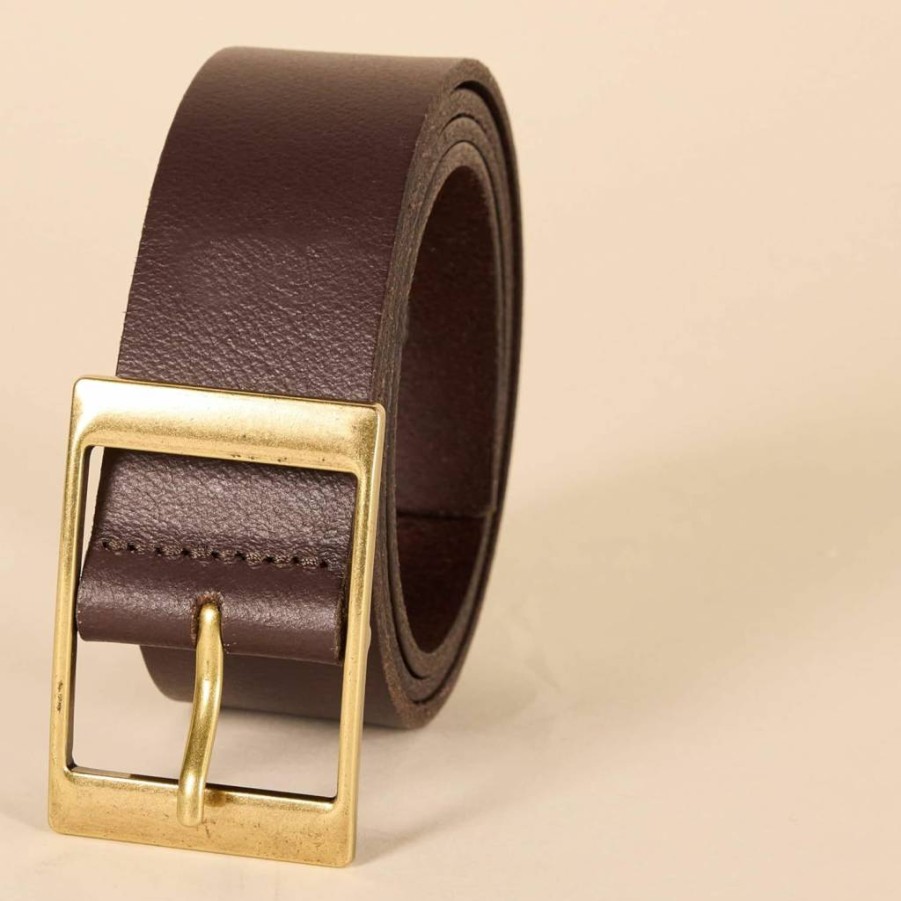 Amazon Essentials Men's Genuine Distressed Leather Belt - Vintage Style Adjustable Strap for Casual & Dress Wear