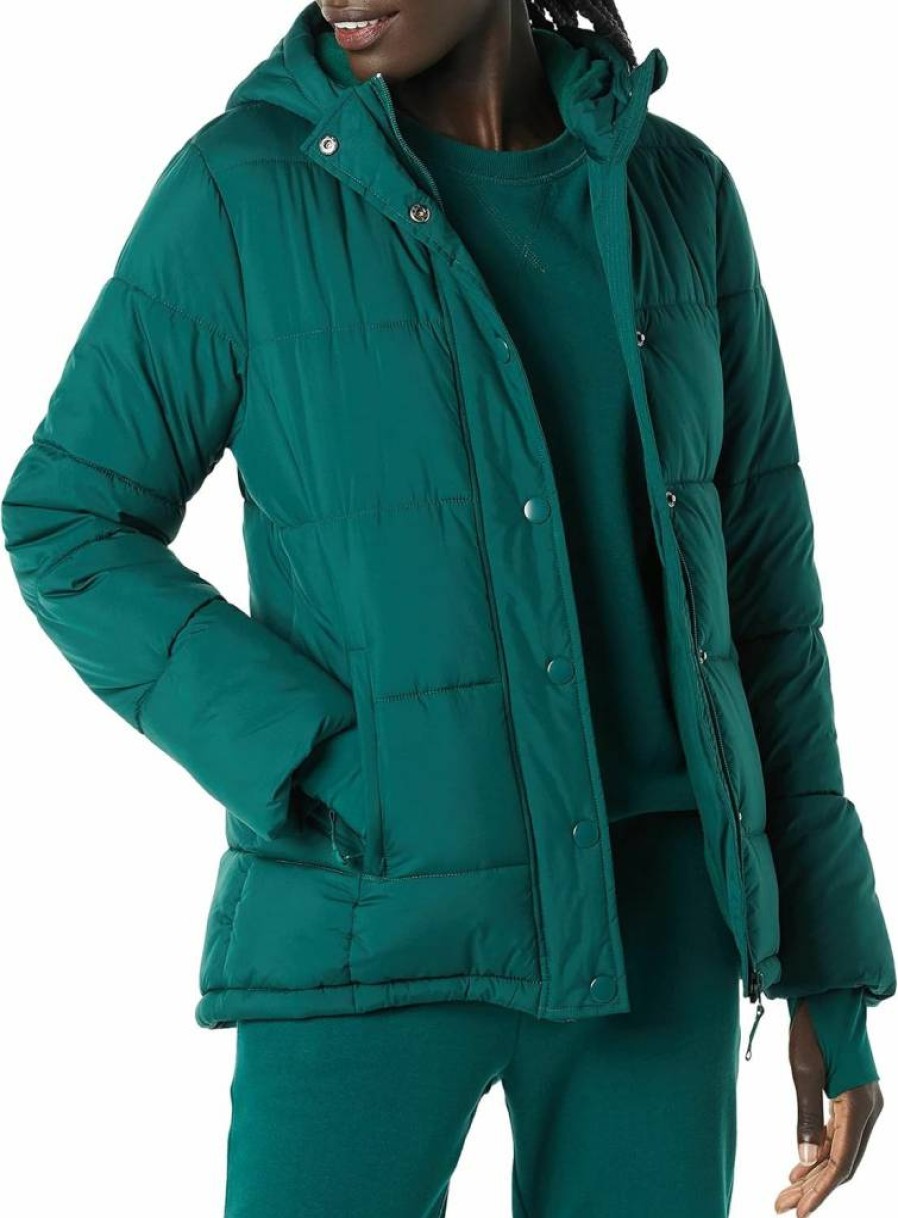 Amazon Essentials Women's Plus-Size Heavyweight Quilted Hooded Puffer Jacket with Long Sleeves