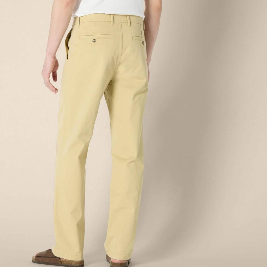 Amazon Essentials Men's Relaxed-Fit Cotton Chino Pants for Comfort & Style
