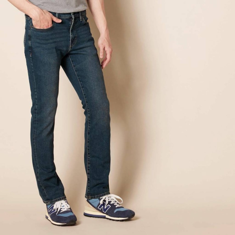 Amazon Essentials Men's Slim Fit Stretch Bootcut Jeans for Comfort & Style