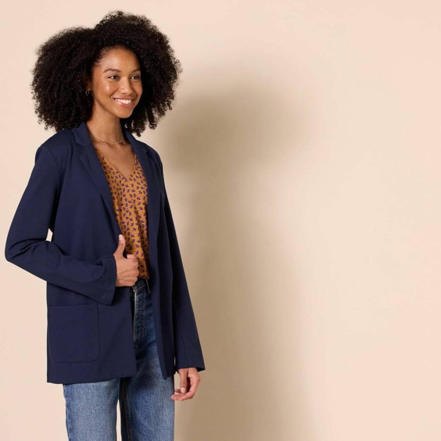 Amazon Essentials Women's Comfortable Relaxed-Fit Ponte Blazer Jacket for Office & Casual Wear