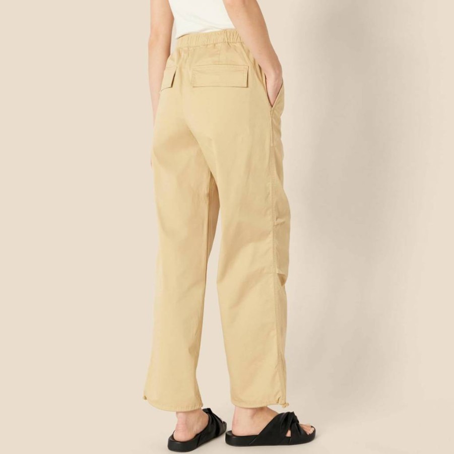 Amazon Essentials Women's Casual Mid-Rise Loose-Fit Wide-Leg Parachute Pants with Elastic Waistband