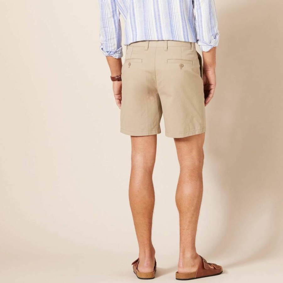 Amazon Essentials Men's Slim-Fit 7-Inch Stretch Chino Shorts for Comfort & Style