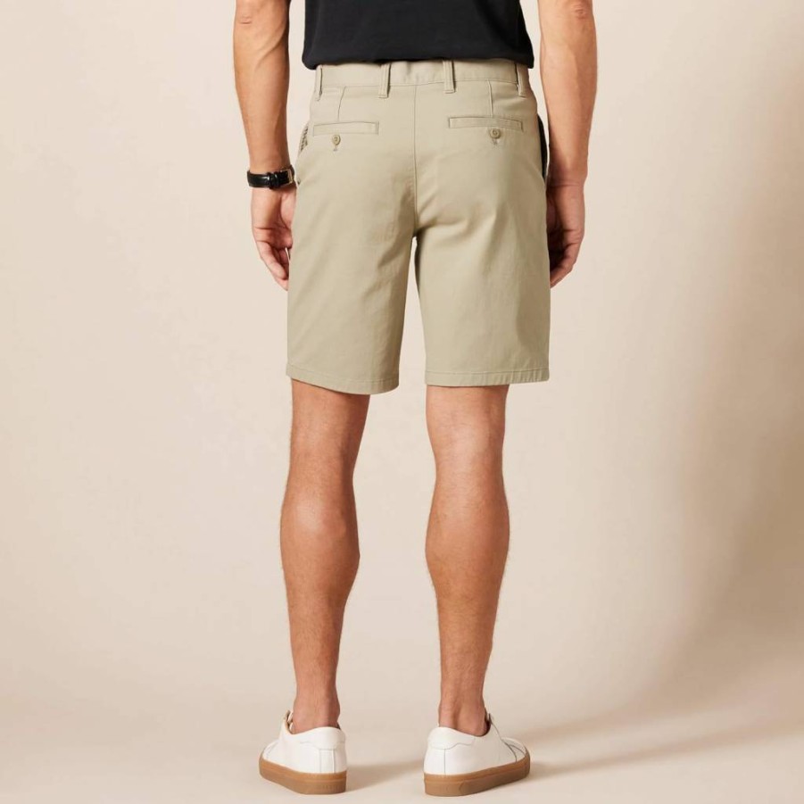 Amazon Essentials Men's Slim-Fit 9-Inch Stretch Chino Shorts for Comfort & Style