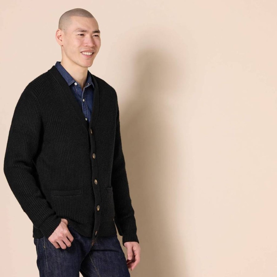 Amazon Essentials Men's Soft Touch Long-Sleeve Cardigan Sweater for Comfort & Style