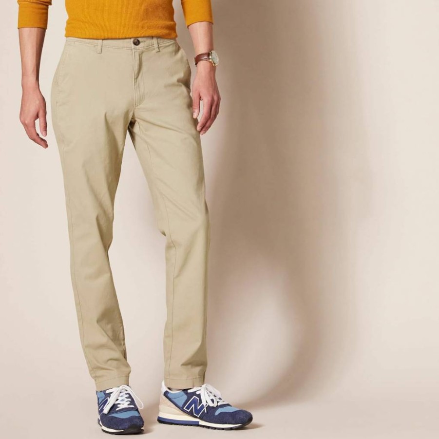 Amazon Essentials Men's Slim-Fit Stretch Chino Pants for Comfort & Style